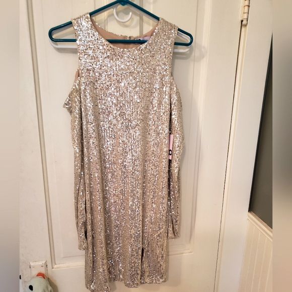 SO Dresses & Skirts - SO Junior's Cold Shoulder Sequin Dress in Champagne
